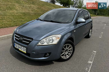 Хетчбек Kia Ceed 2008 в 