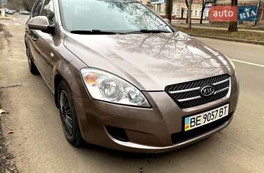 Хетчбек Kia Ceed 2007 в 