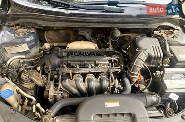 Хэтчбек Kia Ceed 2008 в 