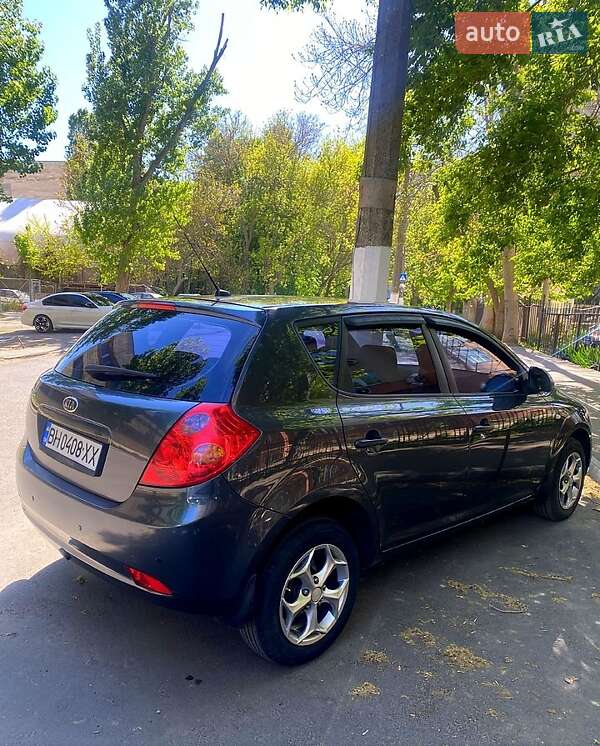 Хэтчбек Kia Ceed 2008 в Одессе