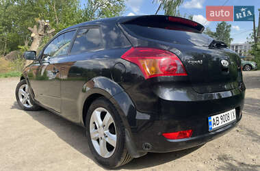 Хетчбек Kia Ceed 2010 в 