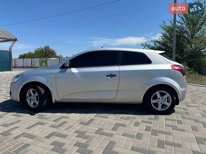 Хэтчбек Kia Ceed 2009 в Днепре