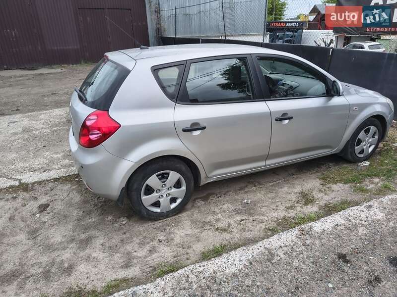 Хэтчбек Kia Ceed 2007 в Киеве