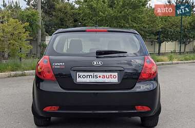 Хетчбек Kia Ceed 2008 в 