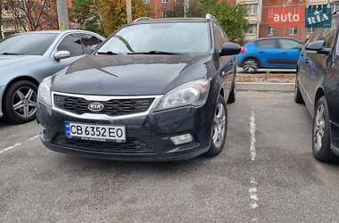 Универсал Kia Ceed 2011 в Чернигове