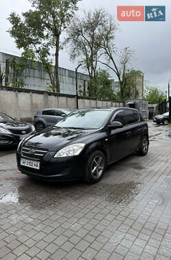 Хетчбек Kia Ceed 2008 в 
