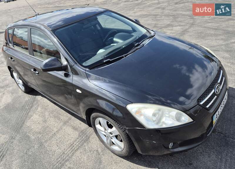 Хэтчбек Kia Ceed 2008 в Киеве