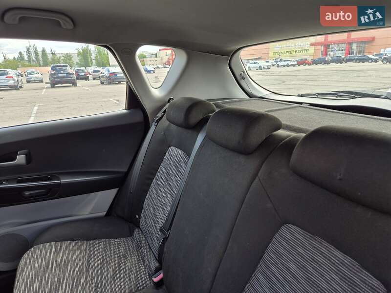Хэтчбек Kia Ceed 2008 в Киеве