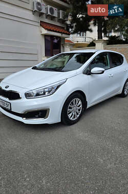 Хетчбек Kia Ceed 2016 в Києві