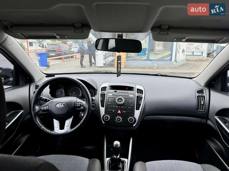 Хэтчбек Kia Ceed 2011 в Мукачево