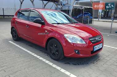 Хэтчбек Kia Ceed 2007 в 