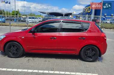 Хэтчбек Kia Ceed 2007 в 
