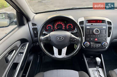 Хетчбек Kia Ceed 2010 в 