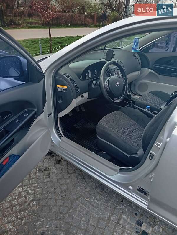 Хетчбек Kia Ceed 2008 в Яготині