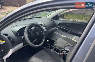 Хэтчбек Kia Ceed 2008 в 