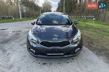 Хэтчбек Kia Ceed 2013 в 
