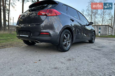 Хэтчбек Kia Ceed 2013 в 