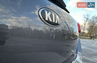 Хэтчбек Kia Ceed 2013 в 