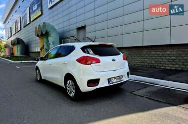 Хэтчбек Kia Ceed 2016 в 