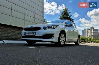 Хэтчбек Kia Ceed 2016 в 