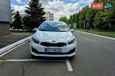 Хэтчбек Kia Ceed 2016 в 