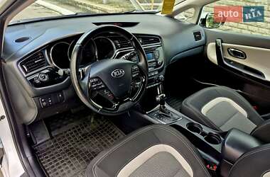 Хэтчбек Kia Ceed 2016 в 