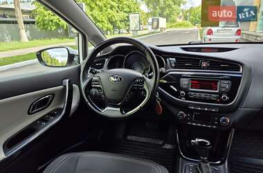 Хэтчбек Kia Ceed 2016 в 