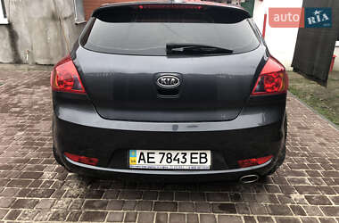 Хэтчбек Kia Ceed 2008 в 