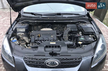 Хэтчбек Kia Ceed 2008 в 