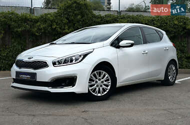 Хетчбек Kia Ceed 2017 в Дніпрі