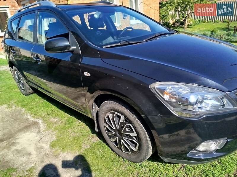 Универсал Kia Ceed 2009 в Краснограде