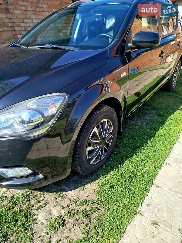 Универсал Kia Ceed 2009 в Краснограде