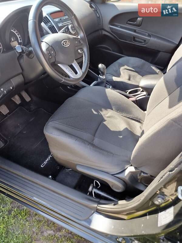 Универсал Kia Ceed 2009 в Краснограде