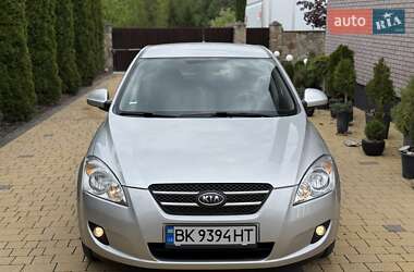 Хетчбек Kia Ceed 2007 в 