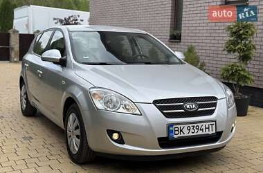 Хетчбек Kia Ceed 2007 в 