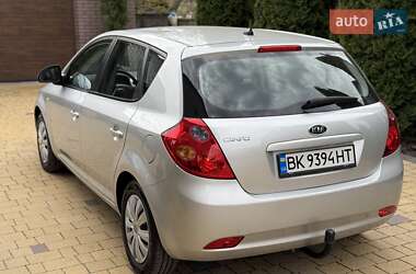 Хетчбек Kia Ceed 2007 в 