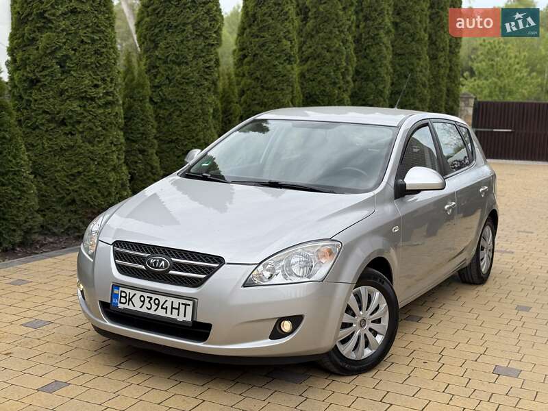 Хетчбек Kia Ceed 2007 в 