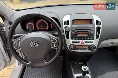 Хетчбек Kia Ceed 2007 в 