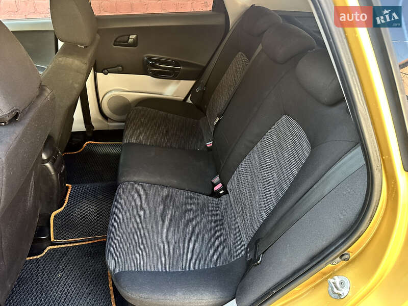 Хетчбек Kia Ceed 2008 в Дніпрі