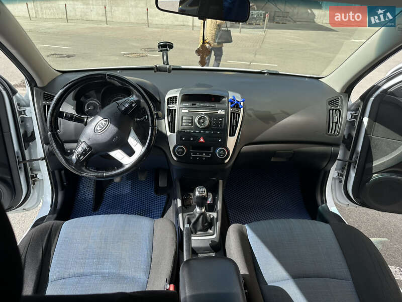 Универсал Kia Ceed 2010 в Киеве