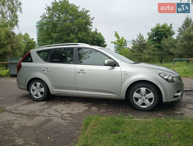 Універсал Kia Ceed 2011 в Рівному