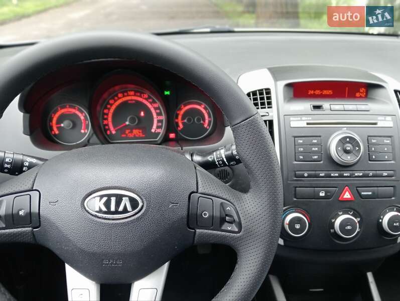Універсал Kia Ceed 2011 в Рівному