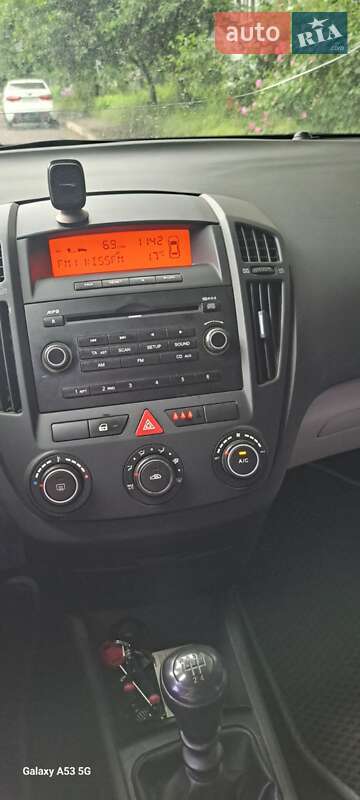 Хэтчбек Kia Ceed 2007 в Обухове