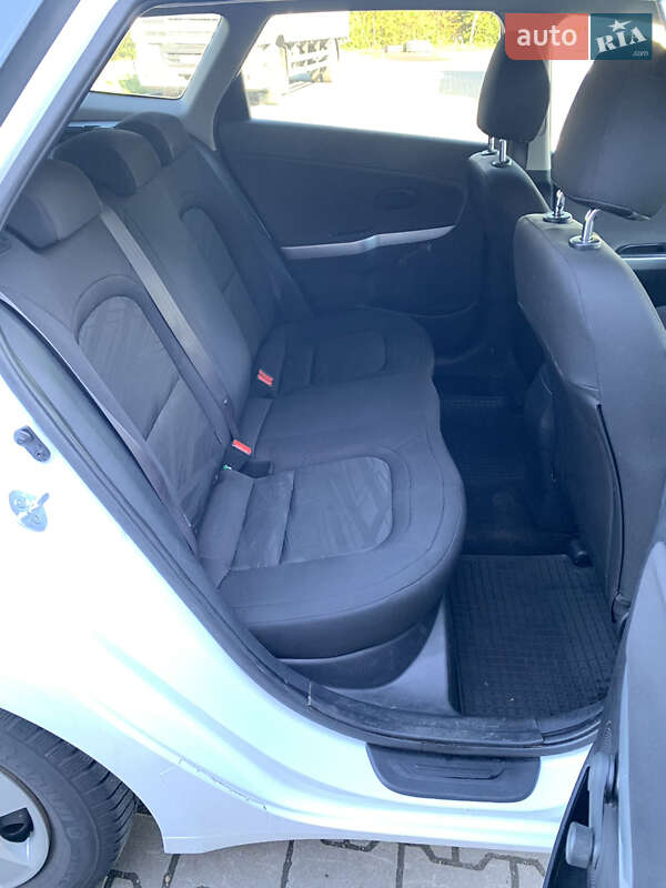 Универсал Kia Ceed 2013 в Калуше