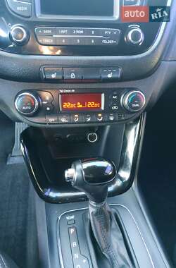 Хэтчбек Kia Ceed 2013 в 