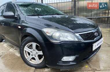 Хэтчбек Kia Ceed 2011 в 
