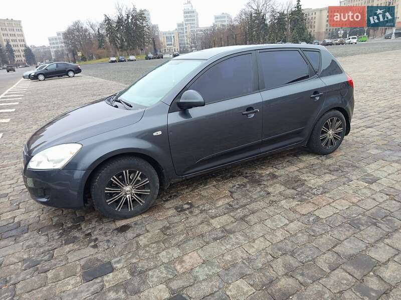 Хэтчбек Kia Ceed 2008 в Харькове