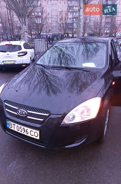 Хэтчбек Kia Ceed 2008 в Кривом Роге