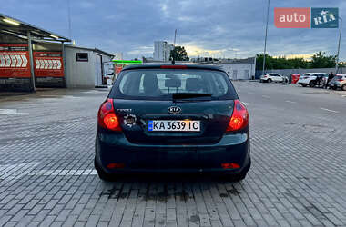 Хэтчбек Kia Ceed 2008 в 