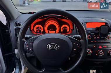 Хэтчбек Kia Ceed 2008 в 
